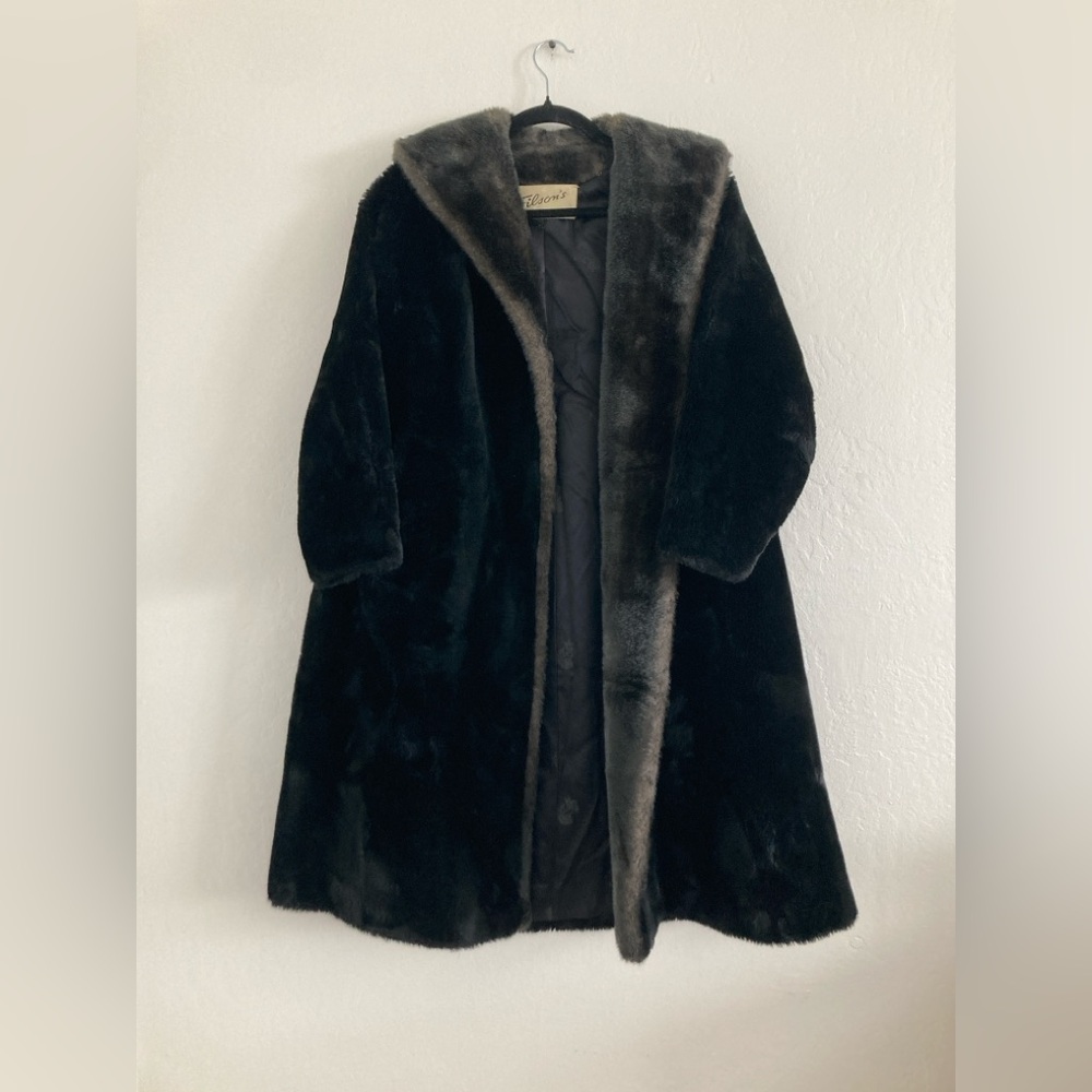 Classic Women's Faux Fur Hooded Coat - Black